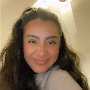 Meet your Posher, Lorena